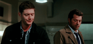  Castiel healing Dean’s hand ⇢ 15x08 - Our Father, Who Aren’t in Heaven