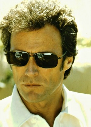  Clint Eastwood (1977)