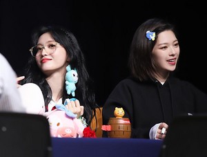  Feel Special - Fansign