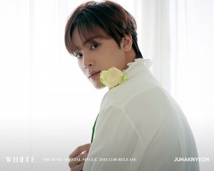  HAKNYEON teaser imagens for special single 'White'