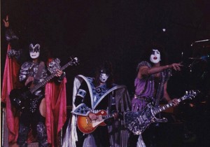 baciare ~Chicago, Illinois...September 22 1979 (Dynasty Tour)