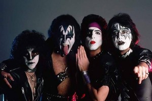  吻乐队（Kiss） ~Los Angeles, California...January 15, 1982 (Fridays - ABC Studios)
