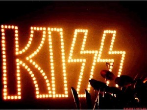  kiss ~Montreal, Quebec, Canada...January 13, 1983 (Creatures of the Night Tour)