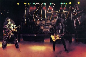 KISS ~Reading, Massachusetts...November 15-21, 1976 (Rock And Roll Over Tour Dress Rehearsals)
