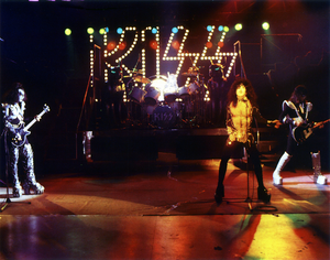  ciuman ~Reading, Massachusetts...November 15-21, 1976 (Rock And Roll Over Tour Dress Rehearsals)