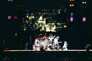  ciuman ~Zénith, Paris, France...December 2, 1996 (Alive Worldwide/Reunion Tour)