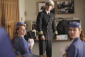  Margot Robbie as Laura Cameron in Pan Am - Diplomatic Relations