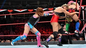  Raw 10/14/19 ~ Kabuki Warriors vs Lacey Evans/Natalya