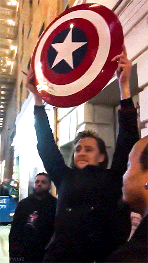  Tom Hiddleston, signing Captain America's Shield - Betrayal Broadway - Stage door