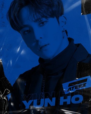  Yuhno individual 'Action To Answer' concept foto's