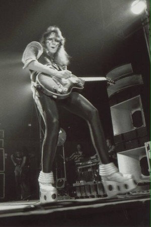  Ace ~Portland, Oregon...February 11, 1976 (Alive Tour)