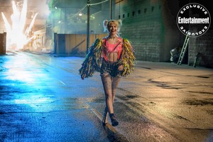  Birds of Prey (2020) Still - Margot Robbie as Harley Quinn