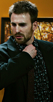  Chris Evans as Michael Weiss in Puncture (2011)