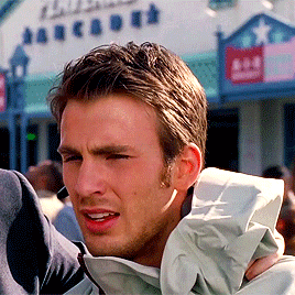  Chris Evans as Ryan Ackerman in Cellular (2004)