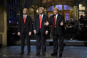  Darrell Hammond (as Donald Trump) with Taran Killam and Donald Trump on SNL