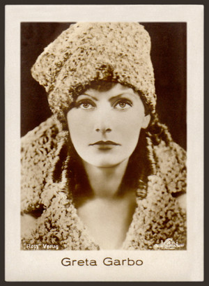  Greta Garbo~Vintage Postcard