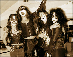  Kiss ~Los Angeles, California...ABC in Concert-February 21, 1974 Recording|March 29, 1974 air rendez-vous amoureux, date