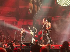  吻乐队（Kiss） ~Manchester, New Hampshire...February 1, 2020 (End of the Road Tour)