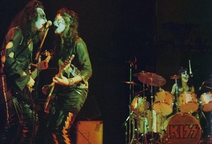  吻乐队（Kiss） (NYC) January 26, 1974 (Academy of Music)
