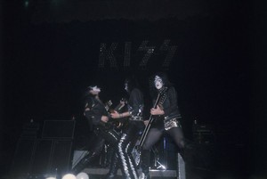  吻乐队（Kiss） (NYC) January 26, 1974 (Academy of Music)