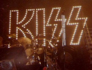  ciuman ~New Haven, Connecticut...January 28, 1978 (ALIVE II Tour)