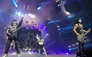  KISS ~Raleigh, North Carolina...April 6, 2019 (End of the Road Tour)