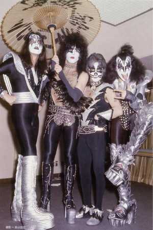  吻乐队（Kiss） ~Tokyo, Japan...April 2, 1977