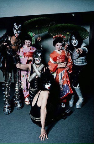  किस ~Tokyo, Japan...March 24-April 2, 1978 (Alive II Tour)