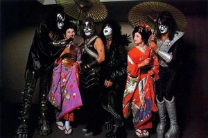  ciuman ~Tokyo, Japan...March 24-April 2, 1978 (Alive II Tour)