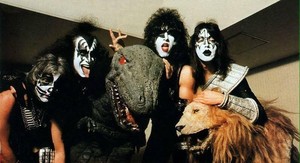  吻乐队（Kiss） ~Tokyo, Japan...March 24-April 2, 1978 (Alive II Tour)