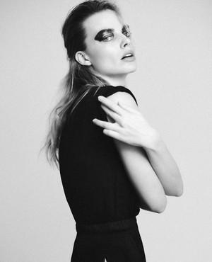  Margot Robbie - V Magazine Photoshoot - 2020