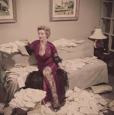  Marilyn đọc người hâm mộ Mail