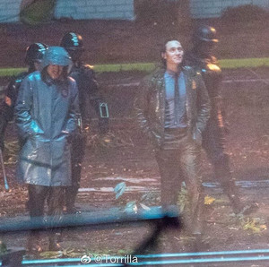  Tom Hiddleston filming Loki