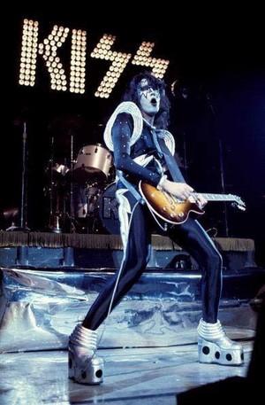  Ace ~Detroit, Michigan...May 14-15, 1975 (Alive! foto shoot) Fin Costello