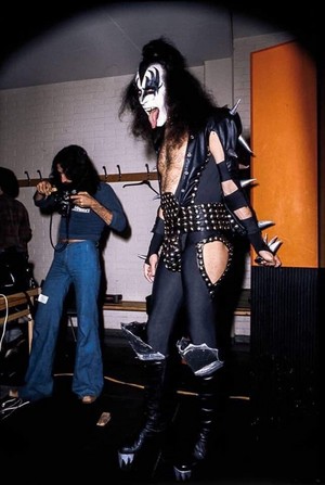  Gene ~Gothenburg, Sweden...May 26, 1976 (Spirit of 76/Destroyer Tour)