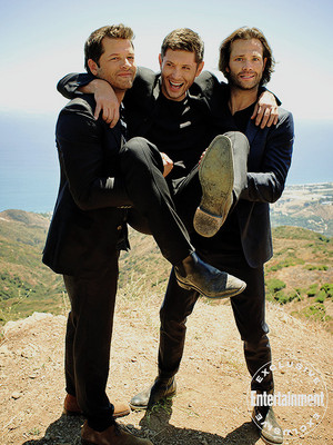  Jared, Jensen, and Misha -EW exclusive portraits of the sobrenatural cast