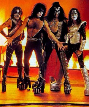  Kiss (Alive-Worldwide 1996-1997) Photoshoot