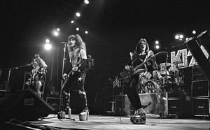  Ciuman ~Copenhagen, Denmark...May 29, 1976 (Spirit of '76 - Destroyer Tour)