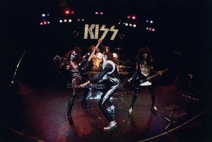  Kiss ~Detroit, Michigan...May 14-15, 1975 (Alive! photo shoot) Fin Costello