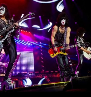  吻乐队（Kiss） ~Dortmund, Germany...May 12, 2017 (KISS World Tour)