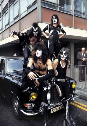  KISS ~London, England...May 10, 1976 (Heathrow Airport, Westminster Bridge and Buckingham Palace)