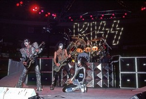  吻乐队（Kiss） (NYC) July 24-25, 1979 (Dynasty Tour)