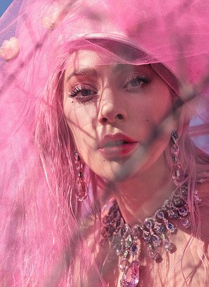  Lady Gaga photographed سے طرف کی Nathaniel Goldberg for InStyle Magazine (May 2020)