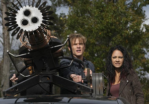  MacGyver - Episode 4.12 - Loyalty + Family + Rogue + Hellfire - Promotional foto