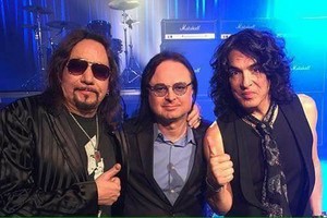  Paul Stanley and Ace Frehley - fogo and Water ~ April 7, 2016 (Ace Frehley Origins Vol. 1)