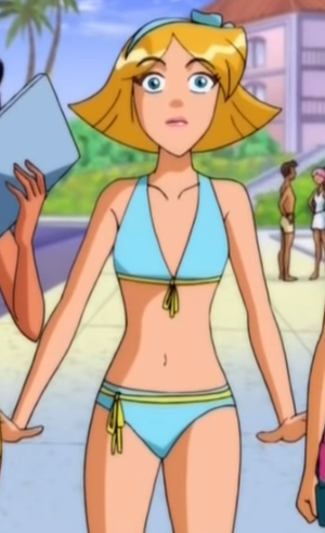  Clover in un bikini ciano