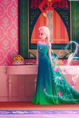  Elsa in Frozen - Uma Aventura Congelante Fever