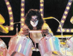 Eric (NYC) July 25, 1980 (Eric Carr makes his debut at the Palladium) Unmasked Tour