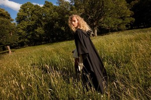  Frederikke Sofie for Vogue জাপান [December 2018]