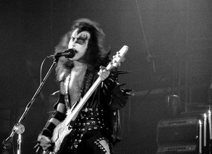  Gene ~Austin, Texas...June 14, 1975 (Dressed to Kill Tour)